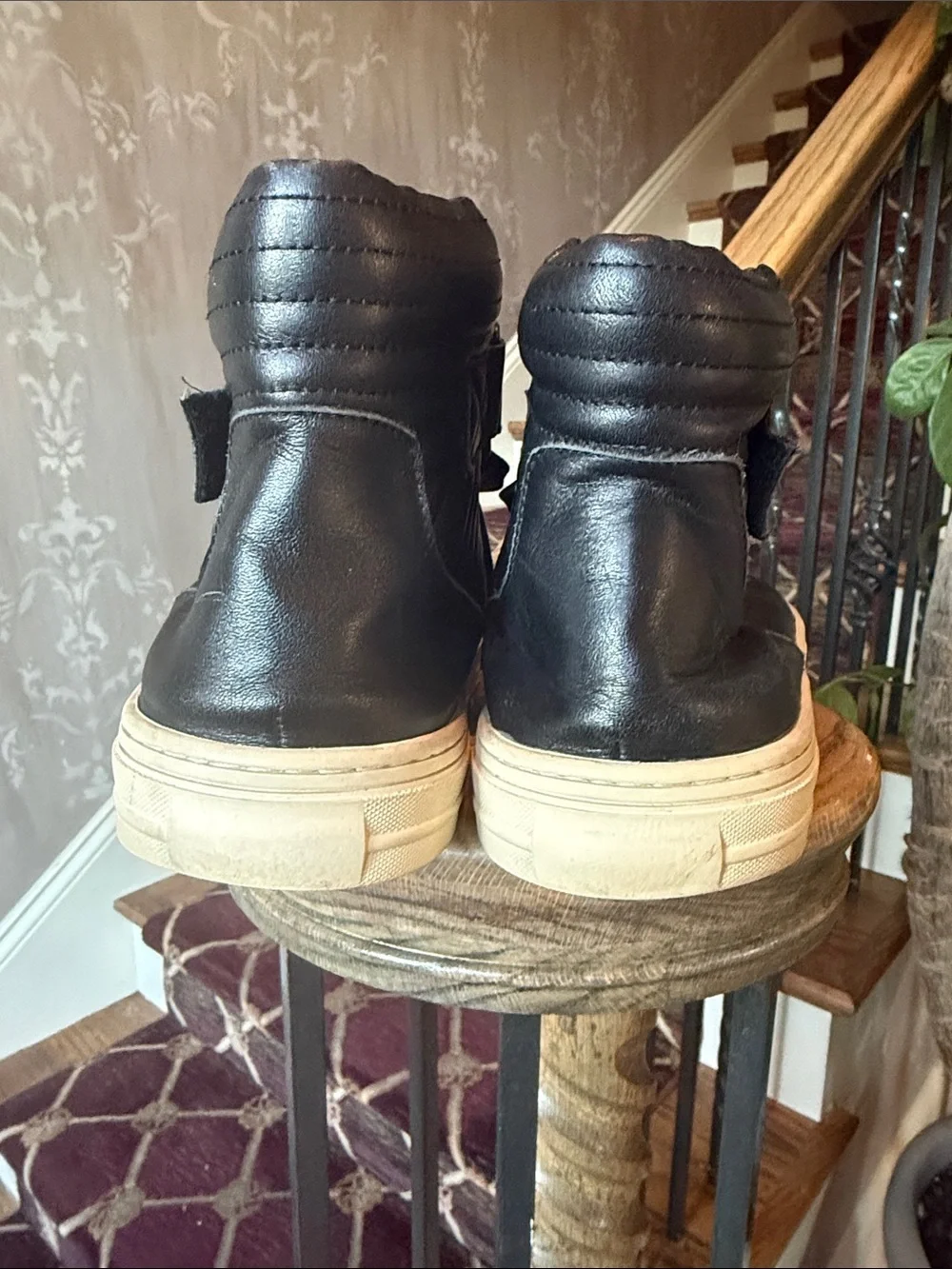 VINTAGE FOUNDRY COMPANY men’s leather high top size 11 very good condition